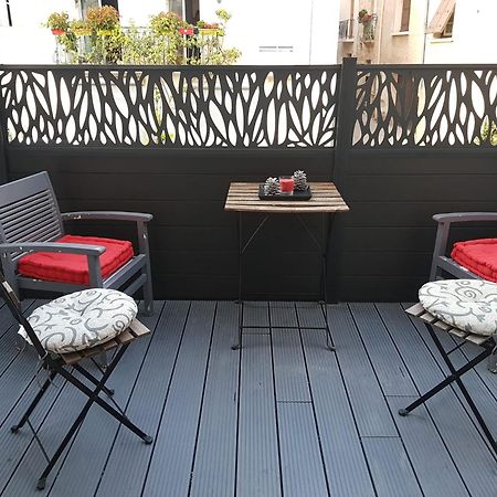 Spacious Town House With Balcony モンタニャック エクステリア 写真