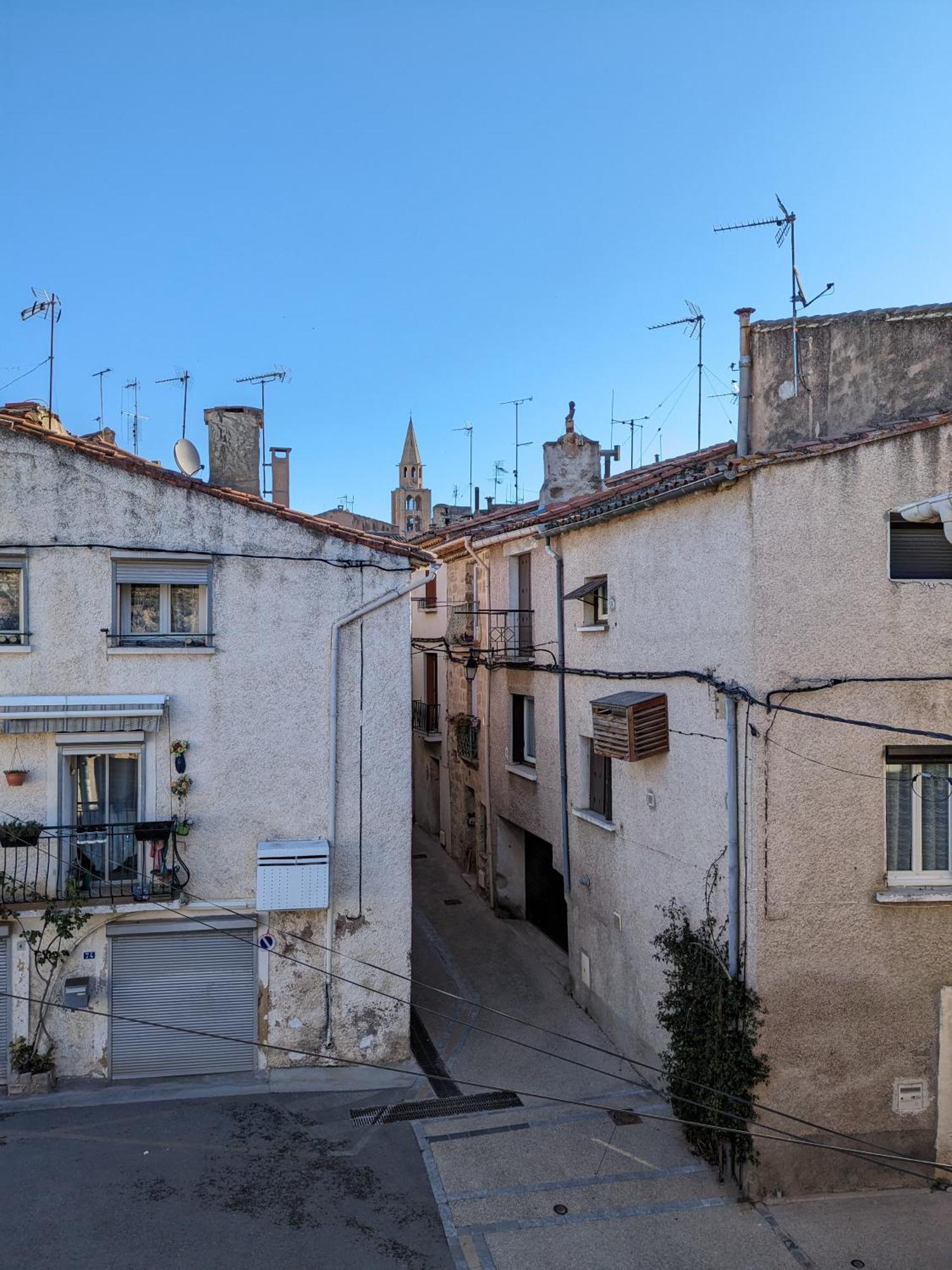 Spacious Town House With Balcony モンタニャック エクステリア 写真