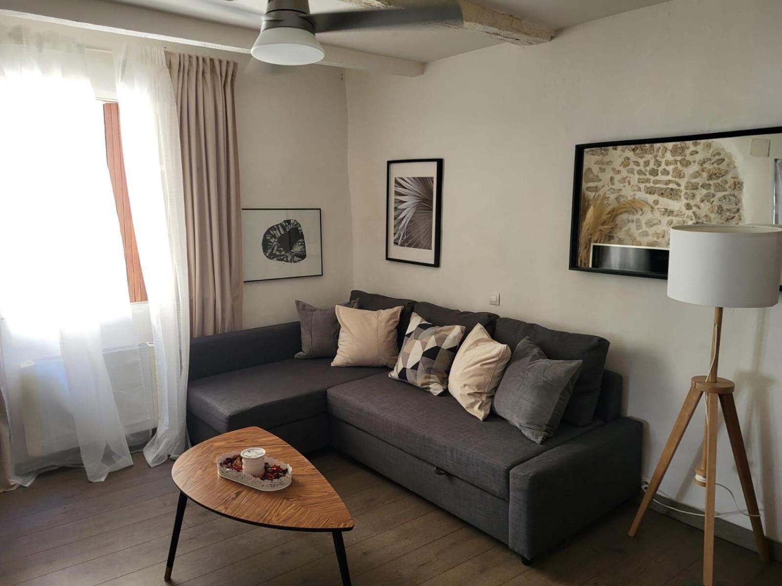 Spacious Town House With Balcony モンタニャック エクステリア 写真